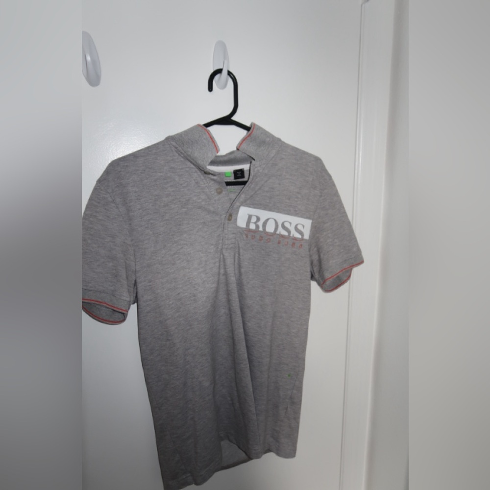 Hugo Boss Grey with Orange Shirt
FREE SHIPPING ★